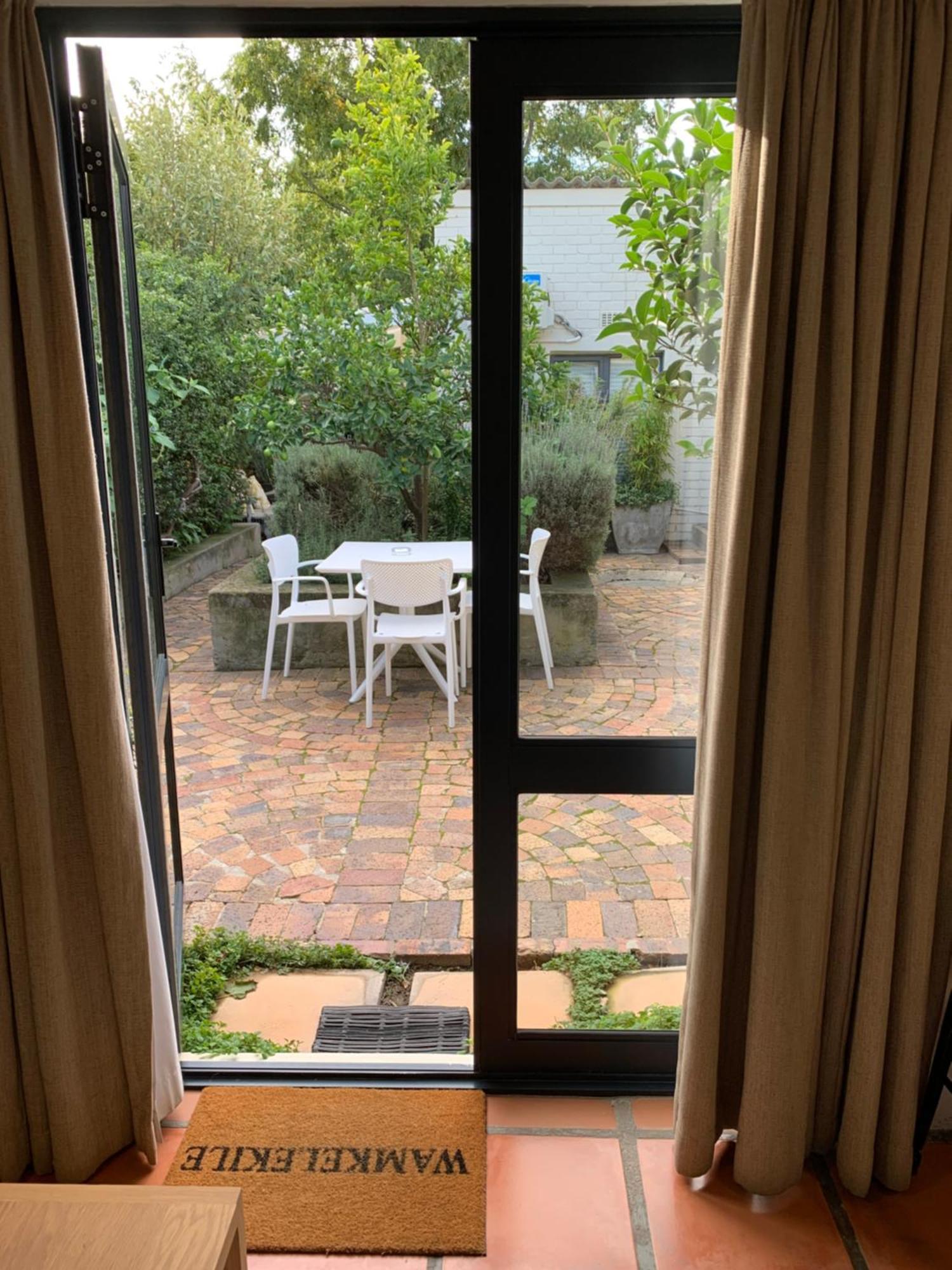 Courtyard Studio Lights And Wi Fi During Load Shedding Στέλενμπος Εξωτερικό φωτογραφία